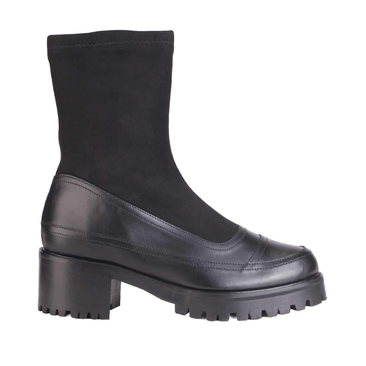  Nicole Saldaña Christina chelsea boot woman