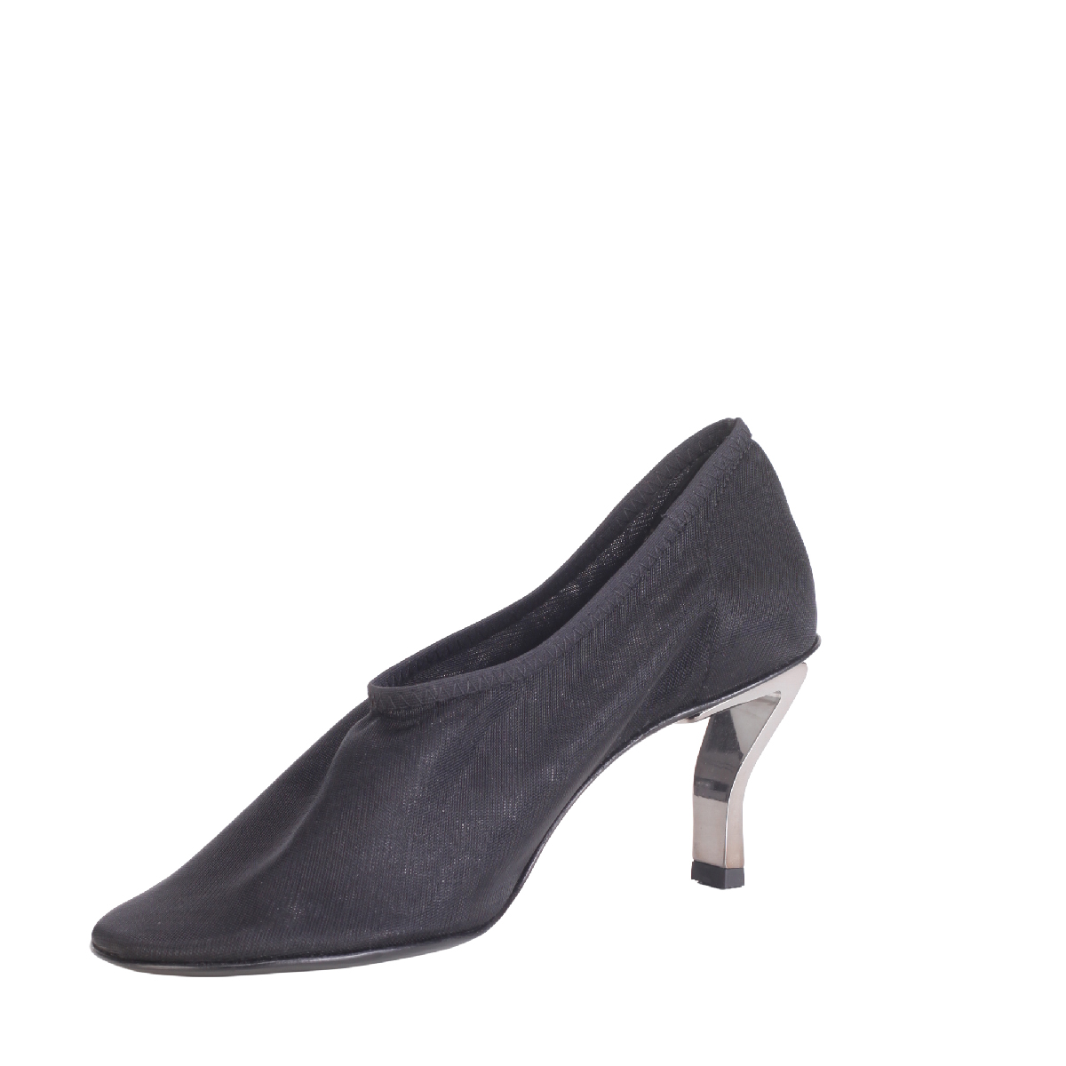  Nicole Saldaña Harper Black heel loafer woman 