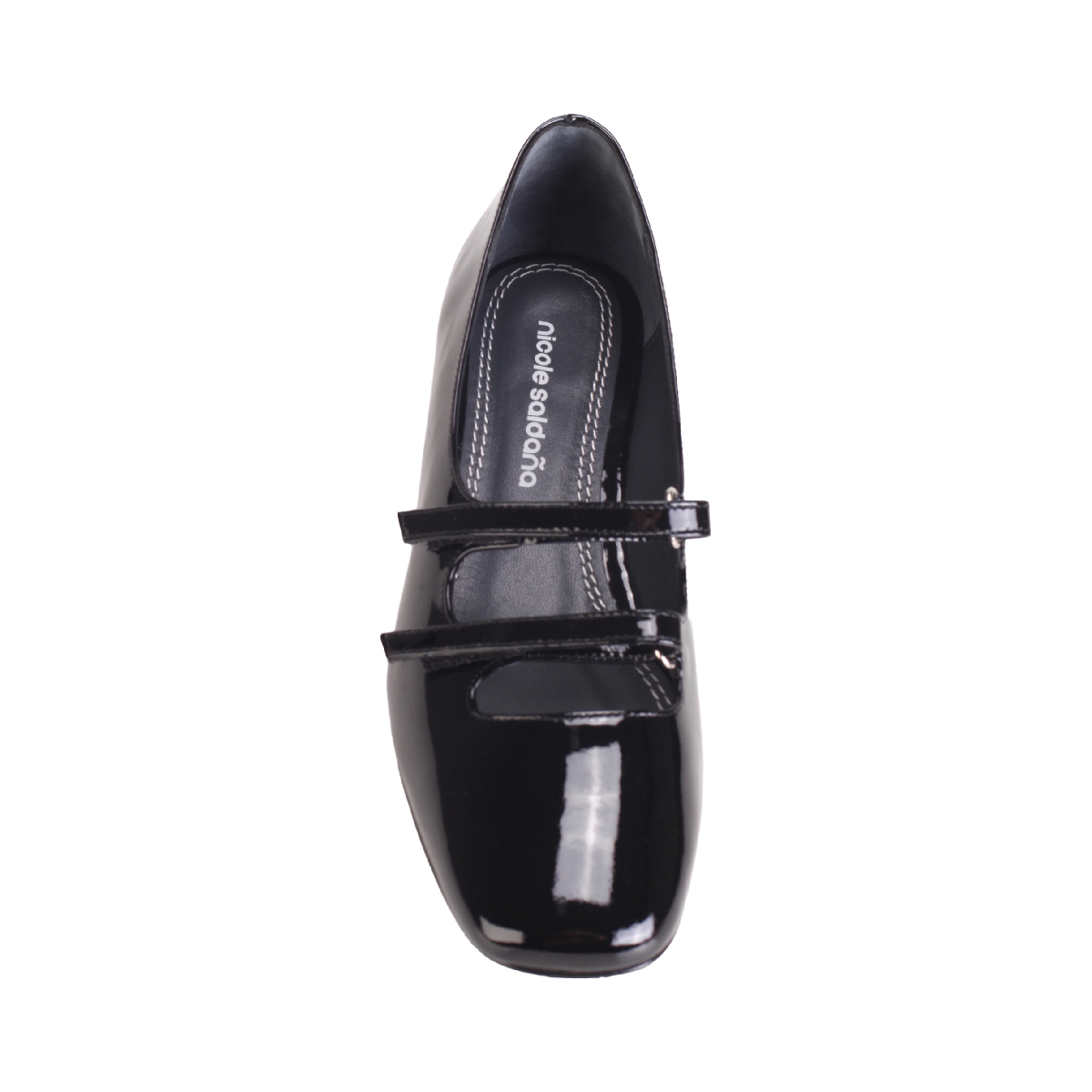  Nicole Saldaña Isabel black shoes woman 