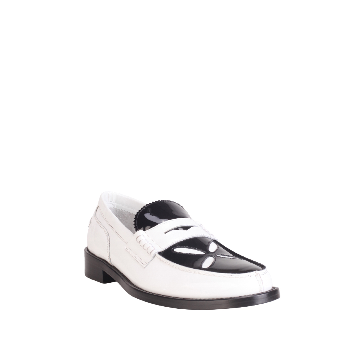 Stefan Cooke black white loafer man 