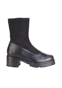 Nicole Saldaña Christina chelsea boot woman 